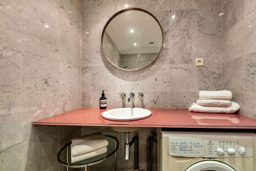 Charmant Appartement Au Coeur De Paryż Zewnętrze zdjęcie